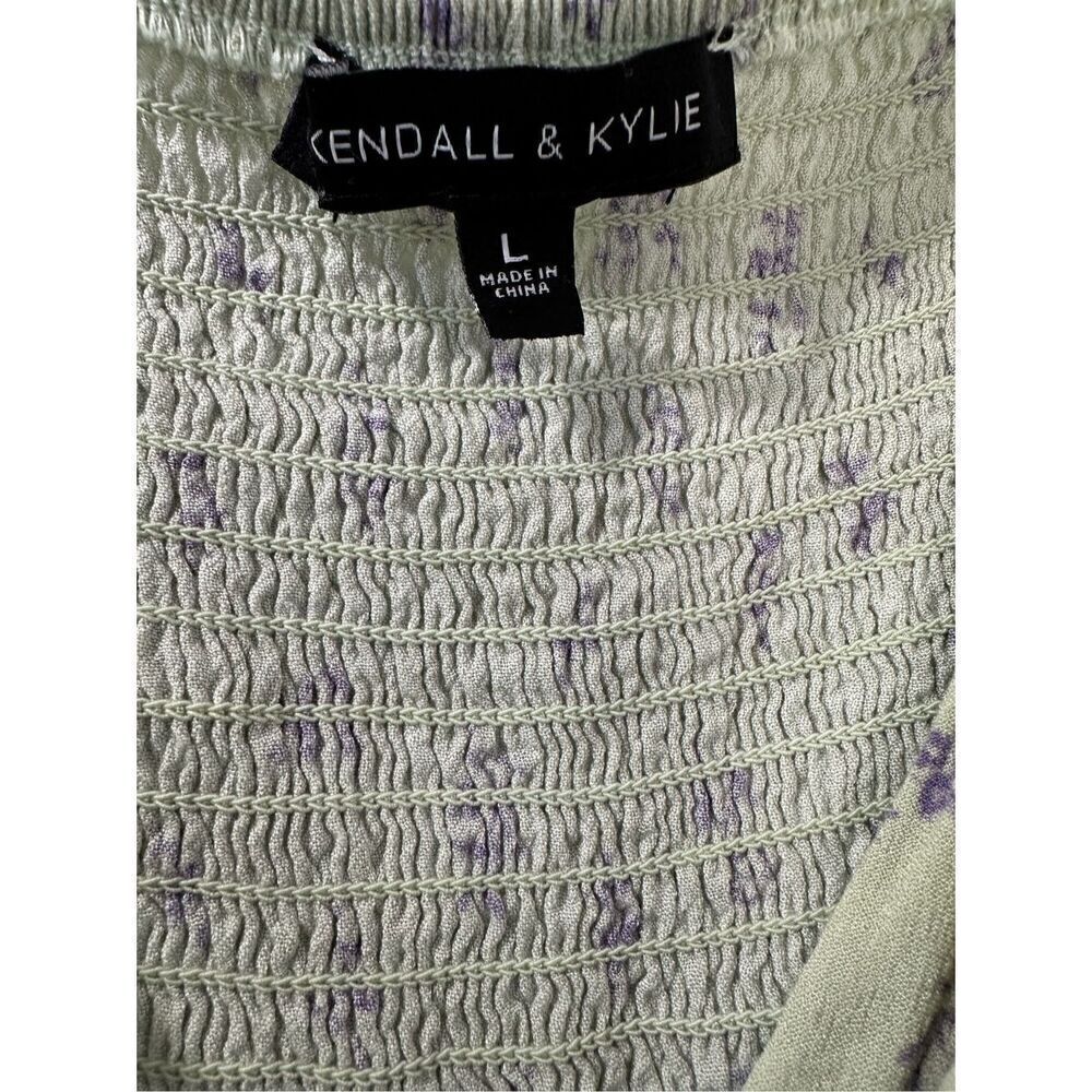 Kendall & Kylie long sleeve light green floral crop top size Large.  #32-1223 - Picture 3 of 5